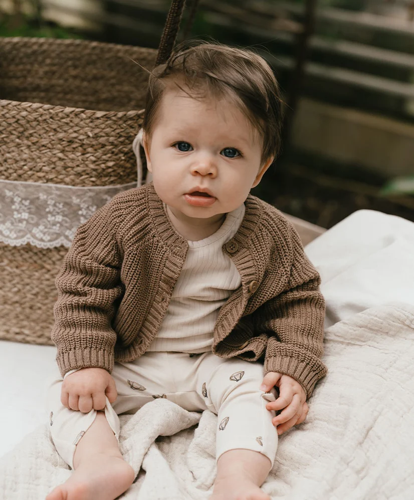 A Tiny Story Vest Gebreid