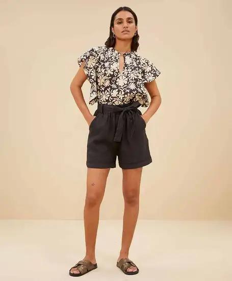 by-bar Short June