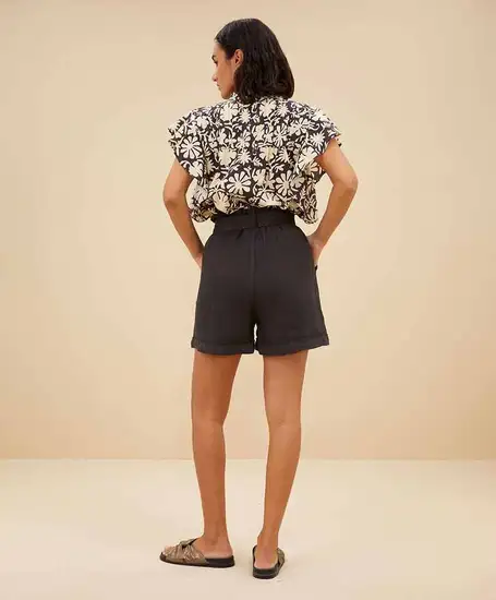 by-bar Short June