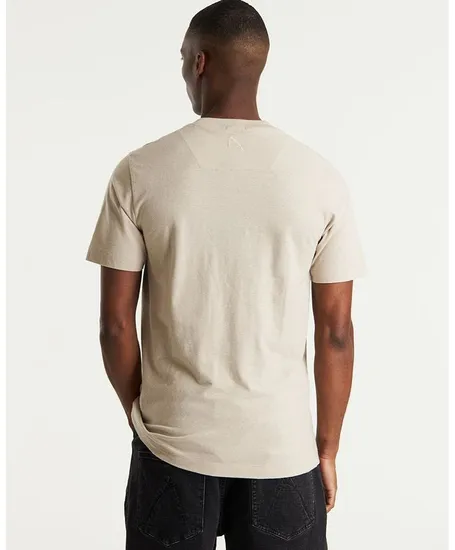 Chasin' T-shirt Ethan Linnen