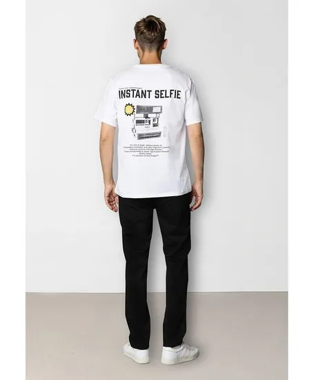 Clean Cut Copenhagen T-shirt Selfie
