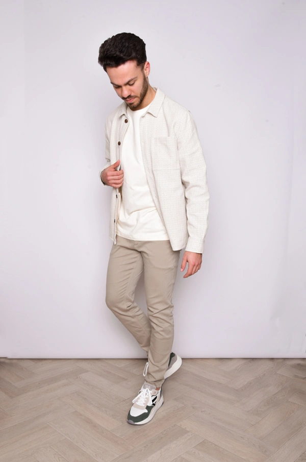 CRISP & CASUAL