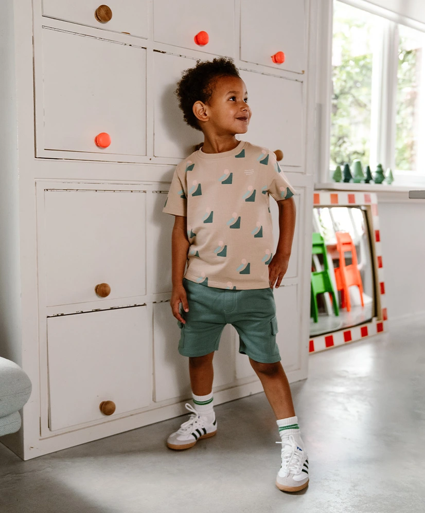 Daily7 T-shirt Allover Print