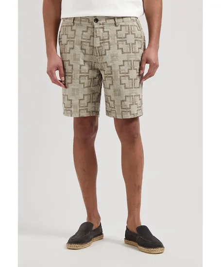 Dstrezzed Short Logan Embro