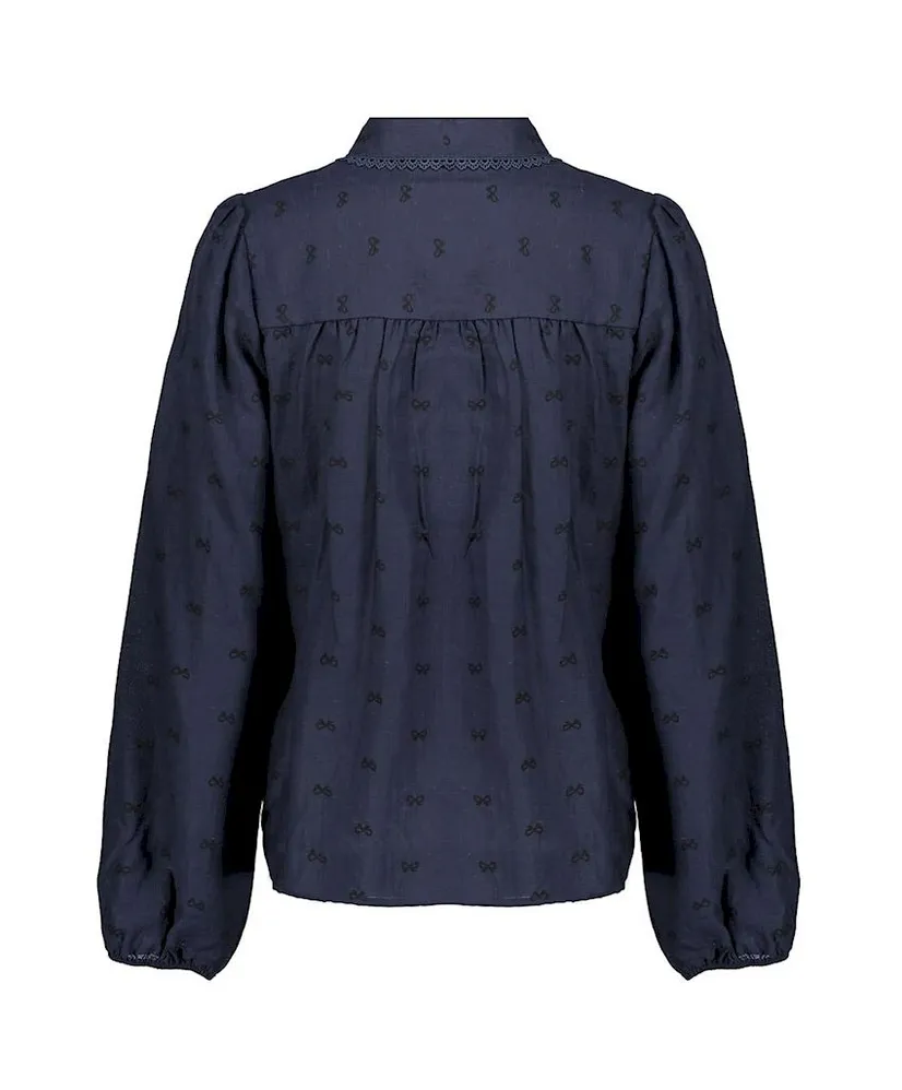 Geisha Blouse Lace Details