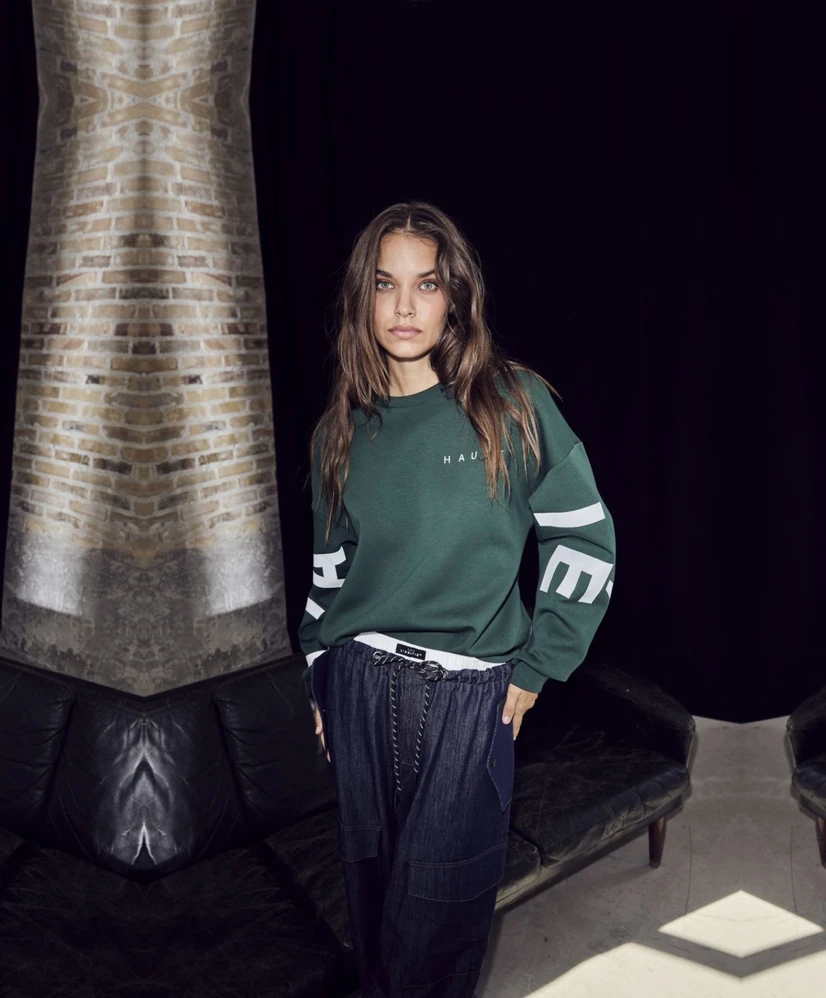 Haute L'Amitié Sweater Mouw Tekst
