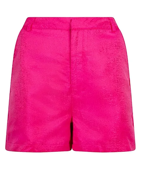 Lofty Manner Short Amma