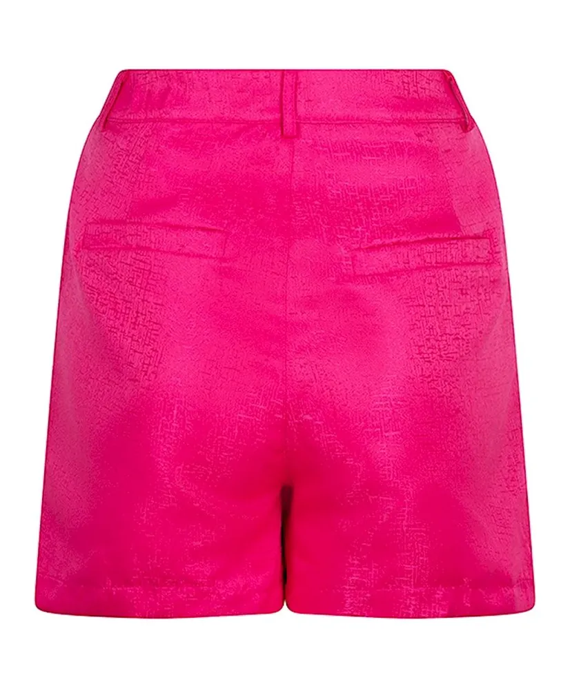 Lofty Manner Short Amma