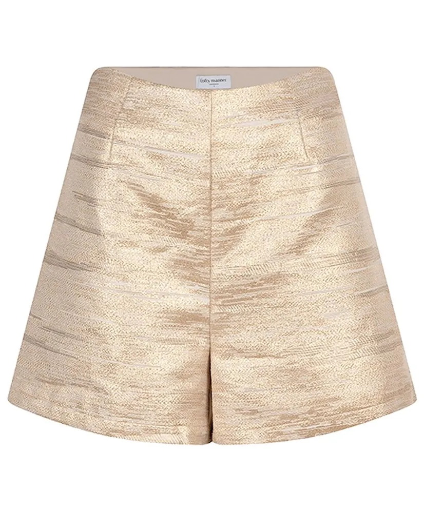 Lofty Manner Short Suzie