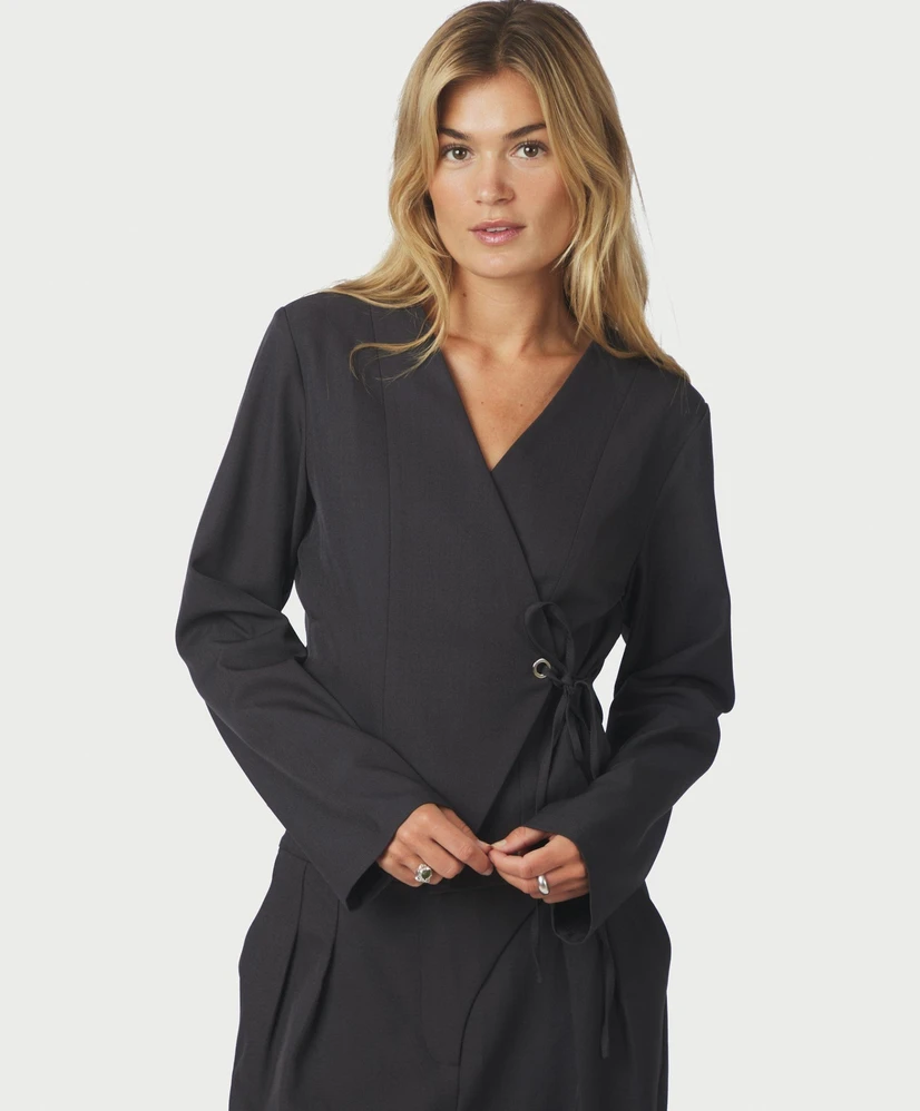 Neo Noir Blazer Simmi