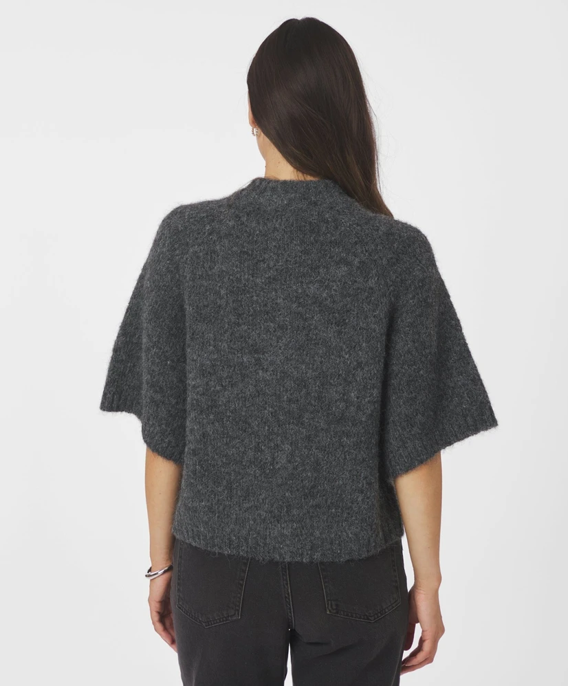 Neo Noir Vest Benuta