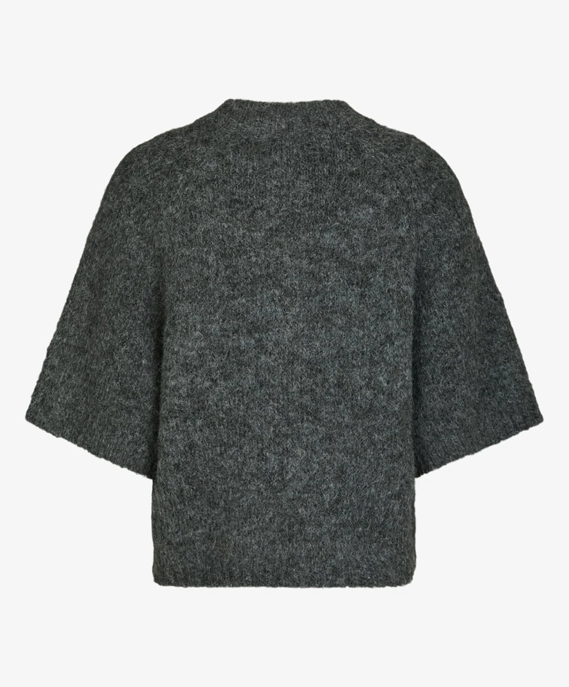 Neo Noir Vest Benuta