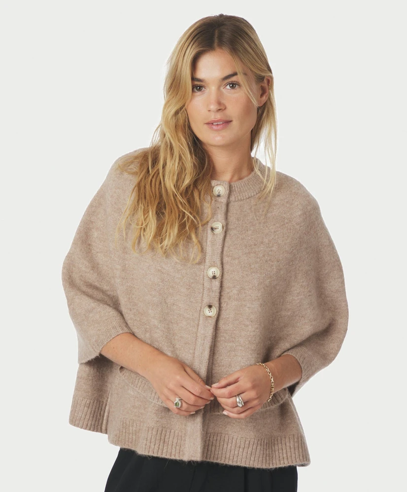 Neo Noir Vest Cape Josei