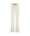 NIKKIE Flared Jeans Inya