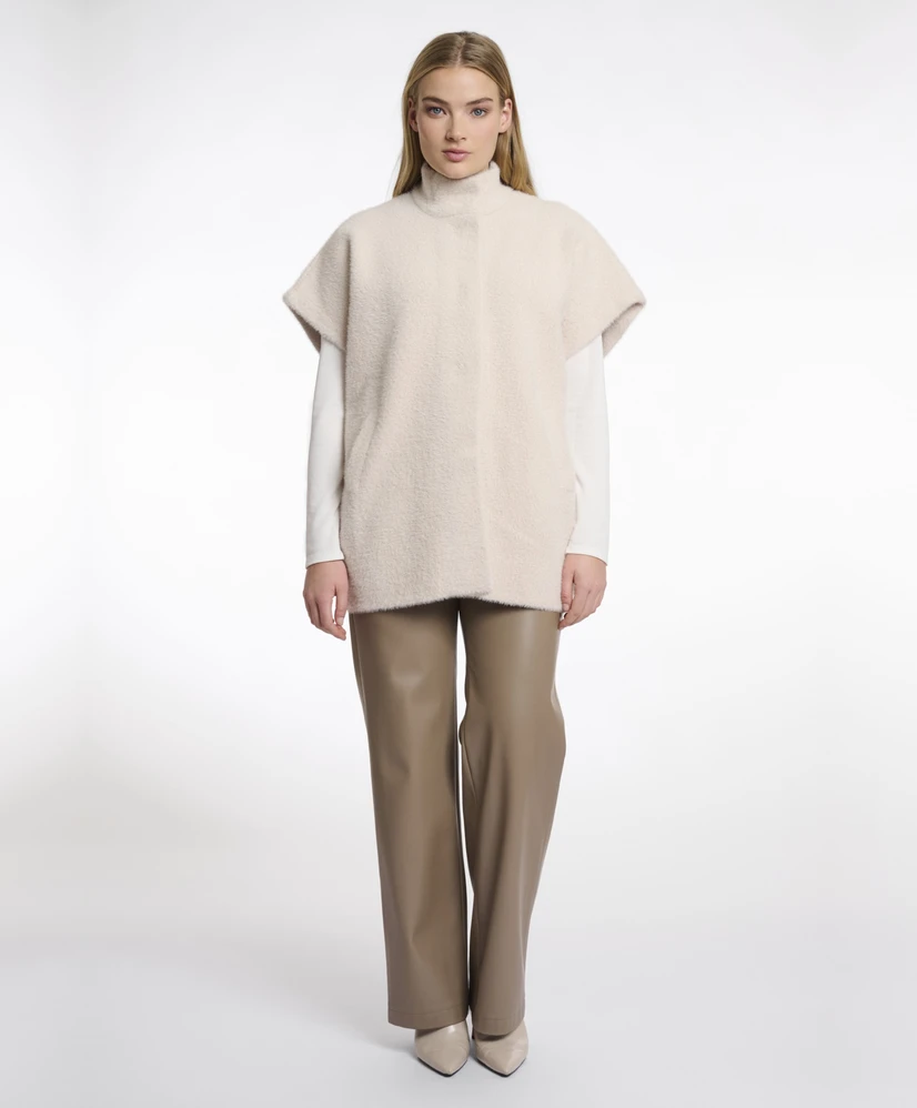 Rino & Pelle Cape Helen