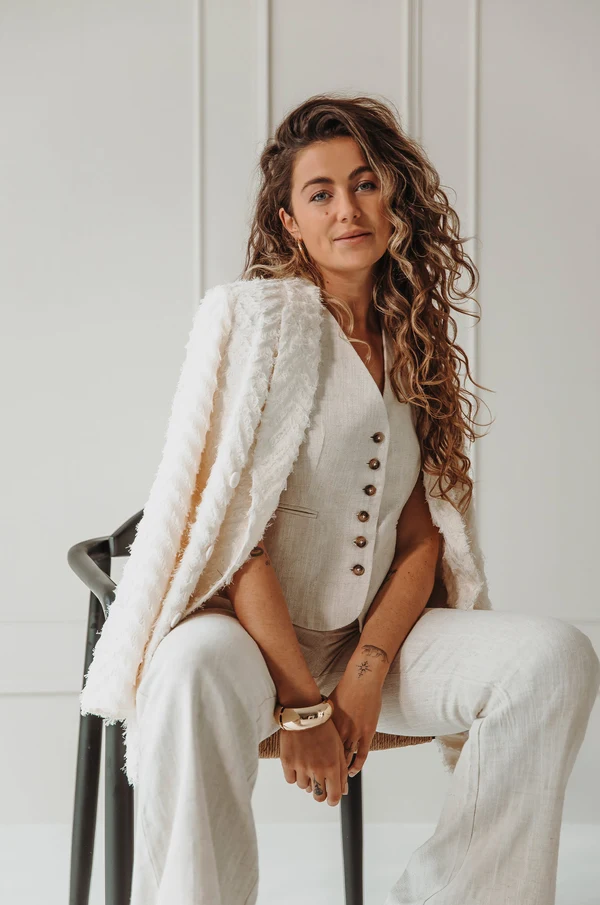 SOFT NEUTRALS