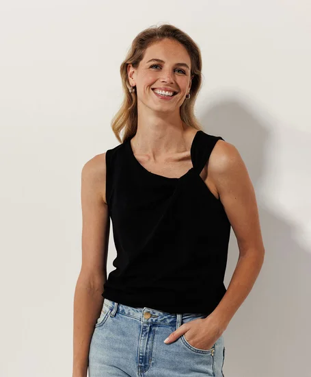 Tramontana Top Knot Detailed