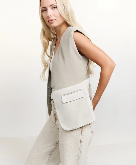YAYa Gilet Satin Details
